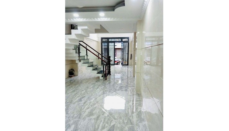 NHÀ SÁT TÊN LỬA, ĐƯỜNG 6M THÔNG HƯƠNG LỘ 2, 57M2, 5 TẦNG 5PN,  CHỈ 6 TỶ